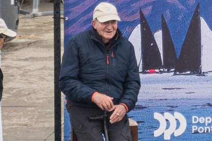 Nuestro rey chochea, pero lo tratamos como si fuera el doctor Mengele. Dejemos ya que se venga morir en casa por favor.