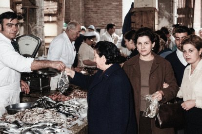 La antigua plaza del ‘pescao’ era un hervidero de gente cuando se acercaba la Navidad. La vida de la ciudad se desplazaba entonces al entorno de Obispo Orberá.