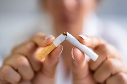 Romper con el tabaco es posible: cada vez más almerienses recurren a la laserterapia para dejar de fumar.
