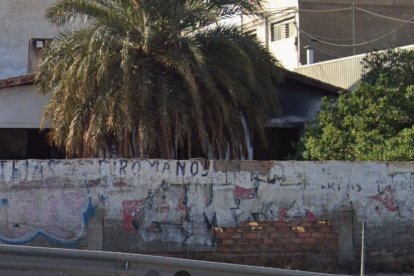 Casa en la que se ha declarado el incendio.