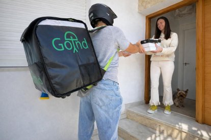 Un repartidor de goInd realizado una entrega.