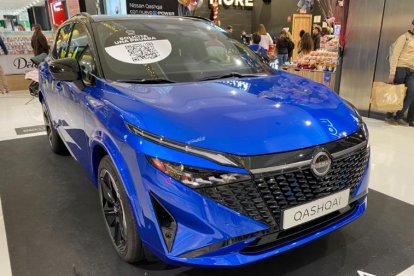 NISSAN Qashqai expuesto en el interior de CC Torrecárdenas