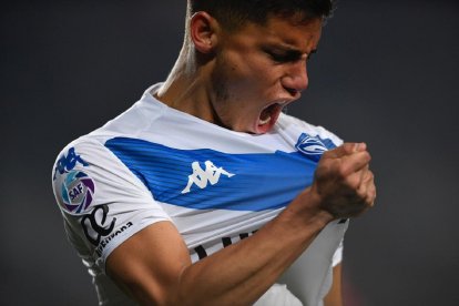 Lucas Robertone volverá a Vélez.