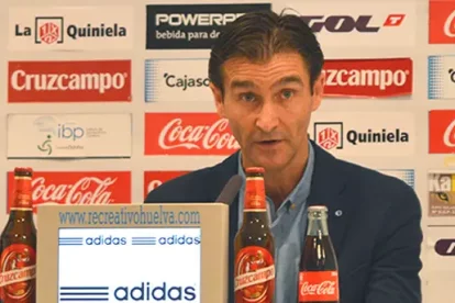 Manolo Toledano tras colgar las botas se ligó al club Decano.