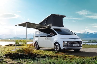 Techo elevable integrado, energía solar y soluciones inteligentes para viajar sin conexión a la red eléctrica