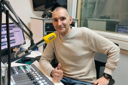 Juanjo López pasó por los estudios de la Cadena SER Almería para contar su historia en 'Pegados a la cal'.