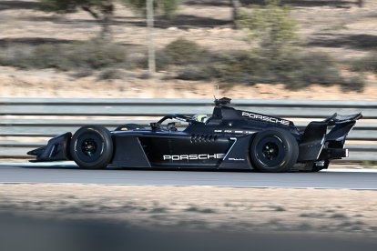El formula de Porsche en uno de los test llevados a cabo en el Andalucía Circuit.