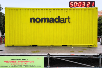 El contenedor amarillo de Nomadart en el mirador de la Rambla de Almería.