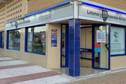 Administración de Loterías nº 4 de la Urbanización Roquetas de Mar.