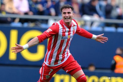 Morcillo marcó un gol de antología en el Nuevo Mirandilla.