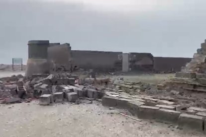 Vista del muro del Torreón de San Miguel ya caído