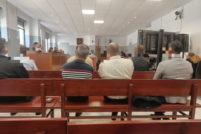 Momento de la declaración de uno de los acusados.