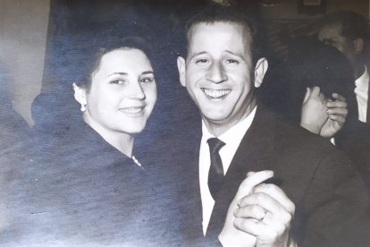 Antonia y Luis en aquellos bailes de la Caseta Popular en la Feria de Almería.