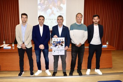 El Seminario Permanente dedicado al fútbol celebra su primera jornada formativa y de transferencia.