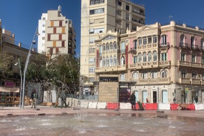 Fuente de Puerta de Purchena en pleno proceso de pruebas