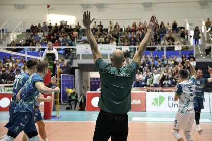 Israel Rodríguez cuenta con la afición para ganar los partidos en casa.