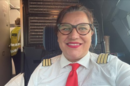 Ruth Ruano, piloto internacional.