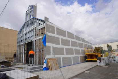 Aspecto de las obras en la ermita varios meses atrás.