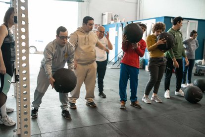 Empathy Box, en Huércal de Almería, reunió a 22 usuarios de Asalsido en una jornada de entrenamiento "para que vean que no tienen limitaciones"