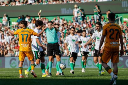 Villalobos siempre está a la altura de la categoría cuando arbitra.