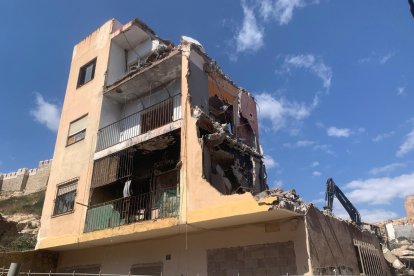 Demolición del edificio de la calle Almanzor