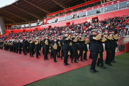 El Almería cuenta con la banda de tambores y cornetas de la Hermandad del Carmen.