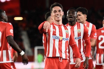 Un futbolista de otra categoría que volará del Almería el próximo verano.