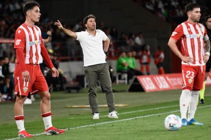 Rubi viviendo el partido más eléctrico de la temporada contra el Málaga, que se decidió con gol de Baptistao en el 90'.