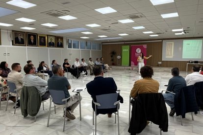 Beatriz Moro protagoniza una nueva edición de “Una Mañana con…” en FAEEM Almería para compartir su visión de liderazgo, legado y transformación empresarial.