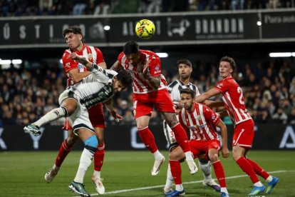 Bonini y Brignani vivieron un bonito duelo en Castalia que se llevó el Castellón (2-0).