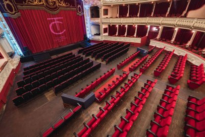 Interior del Teatro Cervantes inaugurado en 1921.