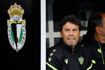 Burgos, en el banquillo de El Plantío.