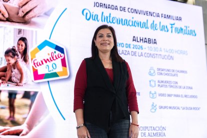 La diputada de Igualdad y Familia, Lorena Nieto, en Alhabia