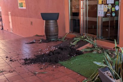 Así lucía en la mañana de este martes la entrada al Restaurante Juan Moreno de Vera.