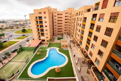 Piso en venta junto al CC Torrecárdenas.