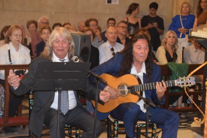 José Merced y Tomatito, interpretando el canto de entrada por tarantas