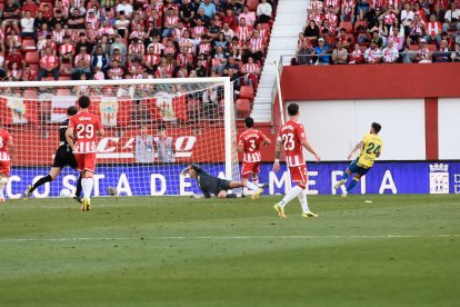Pejiño con este gol dejaba KO a un Almería que tocaba el cielo.