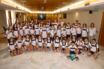 Foto en grupo con el alcalde de El Ejido