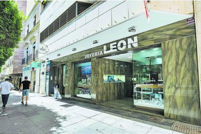 Local de Joyería León en el Paseo de Almería.