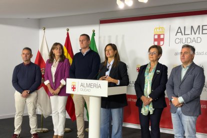 Antonio Ruano y Adriana Valverde, a la derecha de la foto.