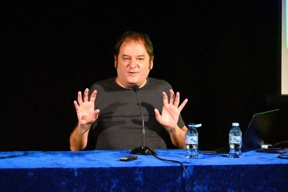 El escritor Francesc Miralles.