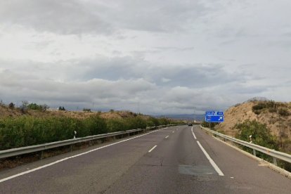 Imagen de la A-7 a su paso por el término municipal de Huércal-Overa, donde ha volcado una caravana.