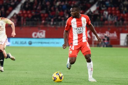 Bruno Langa hace las maletas y no volverá a vestir la camiseta del Almería al ser traspasado al Qarabağ.