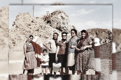 El peso de las excursiones a la playa de San Telmo recaía siempre sobre las mujeres, cargadas con la comida y con las mantas para echarlas sobre la arena.