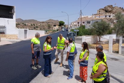Visita a la travesía de Partaloa, renovada con inversión de la Junta de Andalucía.