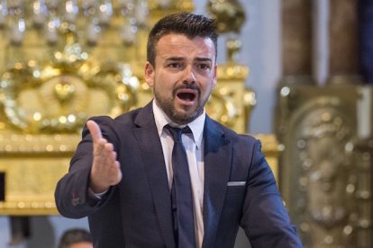 El cantaor Víctor Palacios durante una actuación.
