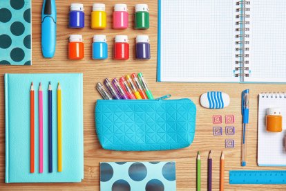 Comprar el material escolar en verano permite evitar colas, encontrar todo el producto disponible y repartir el gasto.