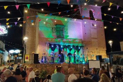 Imagen de archivo de una noche festiva en Fondón.