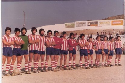 El Atléti en el viejo campo de Las Nieves a finales de los años 60.