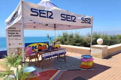 Set de Cadena SER montado por IKEA para el programa 'Hoy por Hoy Almería'